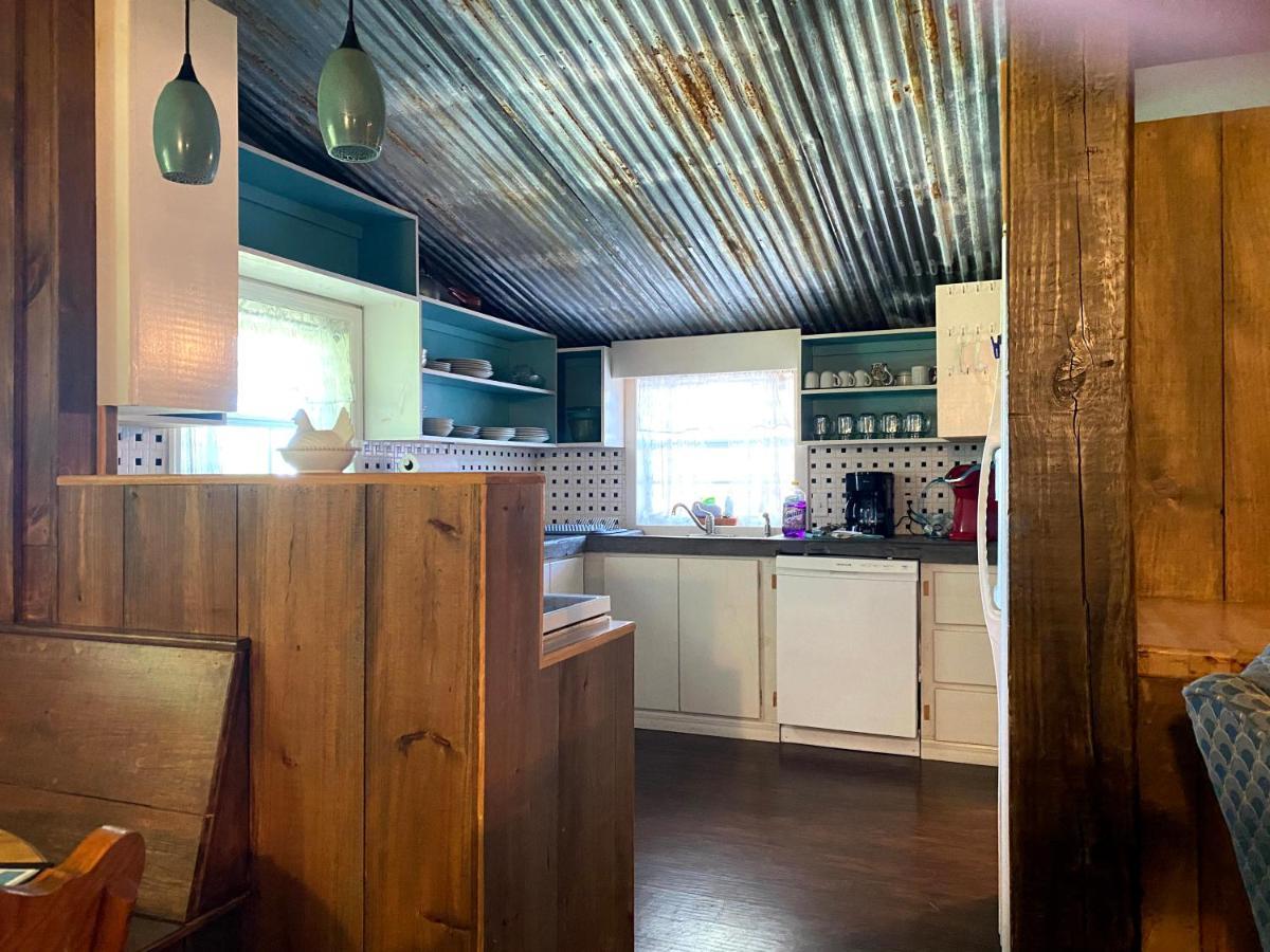 Bunkhouse Farm Stay Fort White ภายนอก รูปภาพ