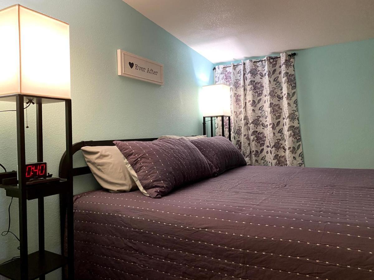 Bunkhouse Farm Stay Fort White ภายนอก รูปภาพ